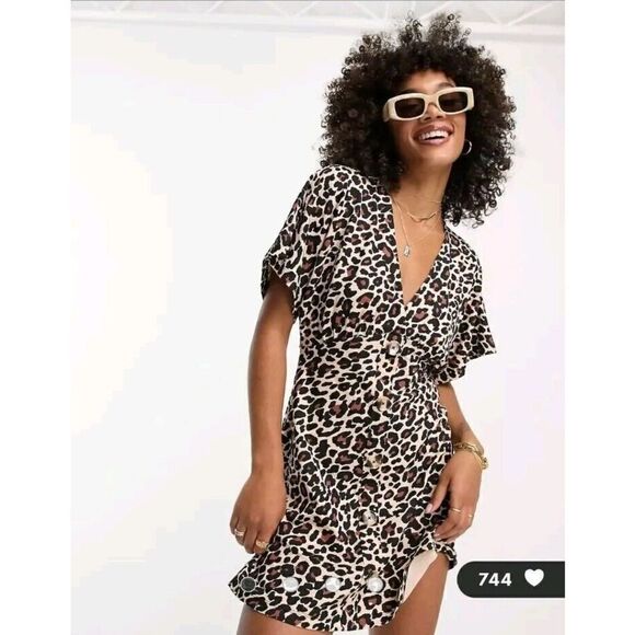 ASOS DESIGN Flutter Sleeve Mini Tea Dress with Buttons in Leopard PrintNWT 10 - Picture 2 of 8